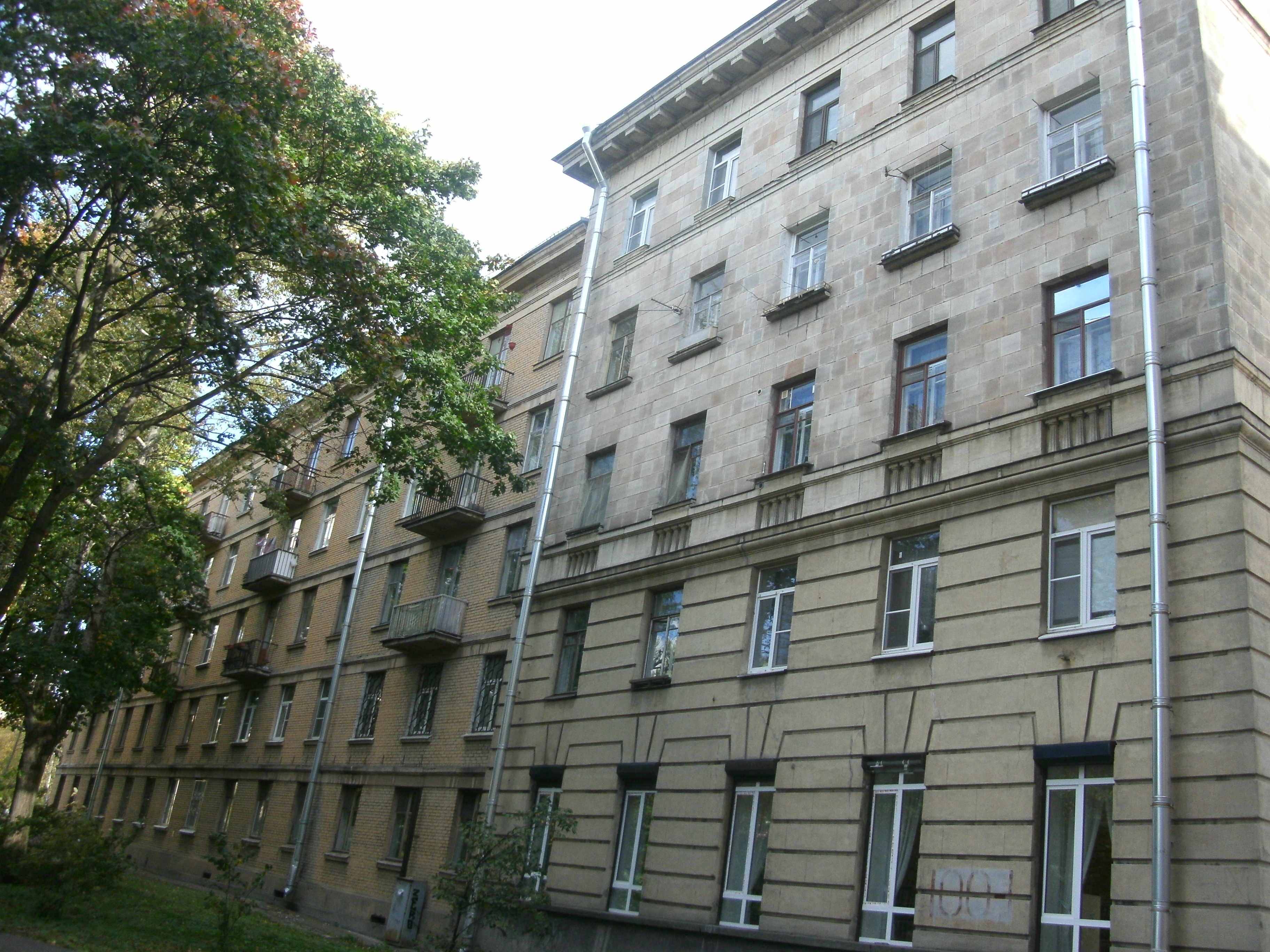реконструкция клубного дома возле удельного парка 97 квартир сталинка