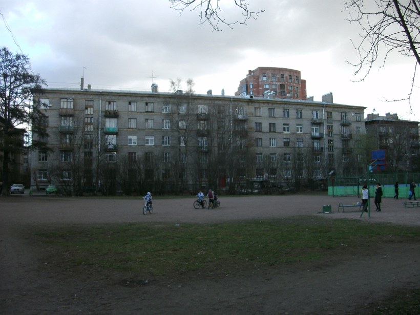 Дрезденская ул. 12